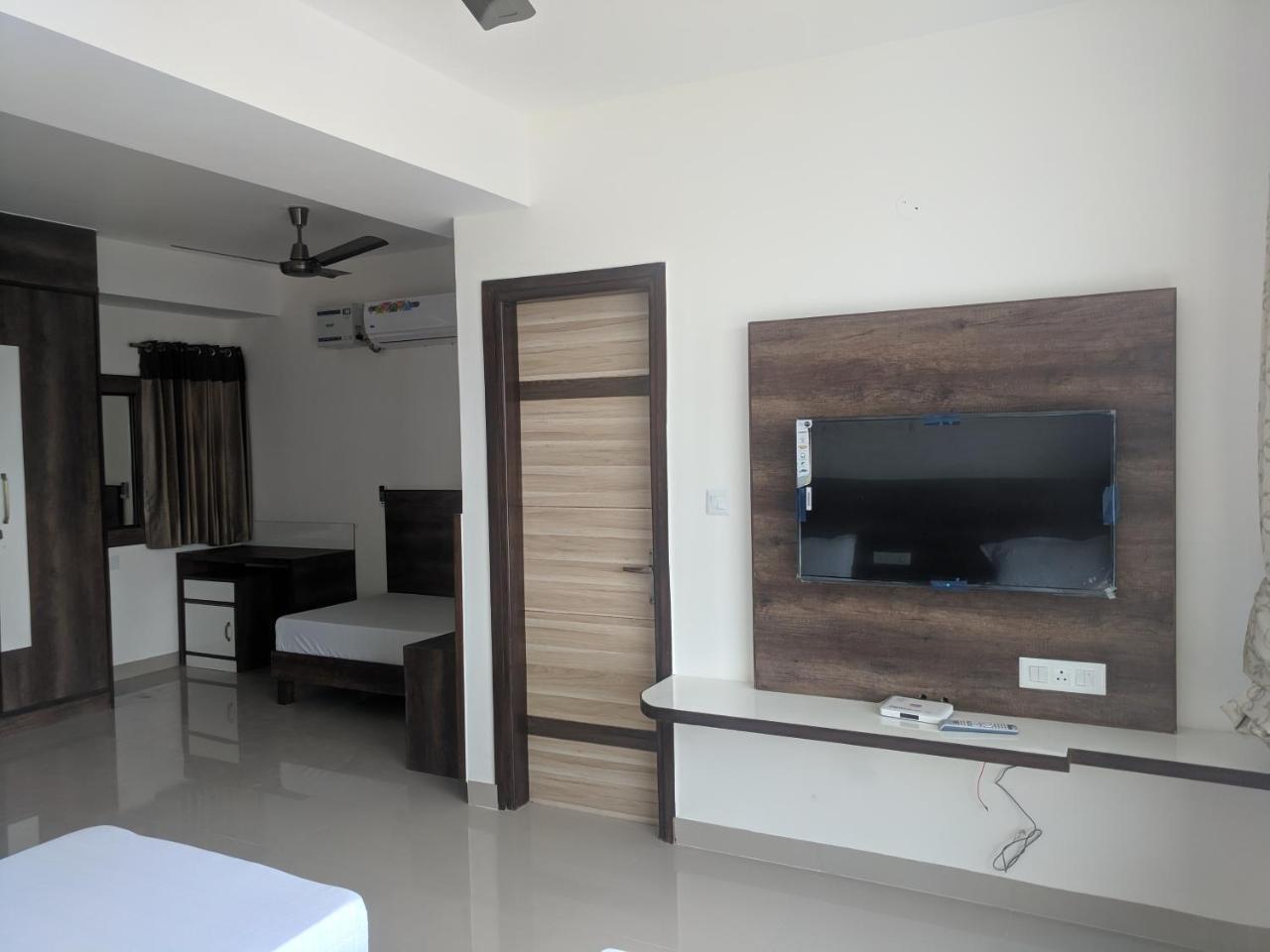 Pride Home Nayagaon Exterior foto