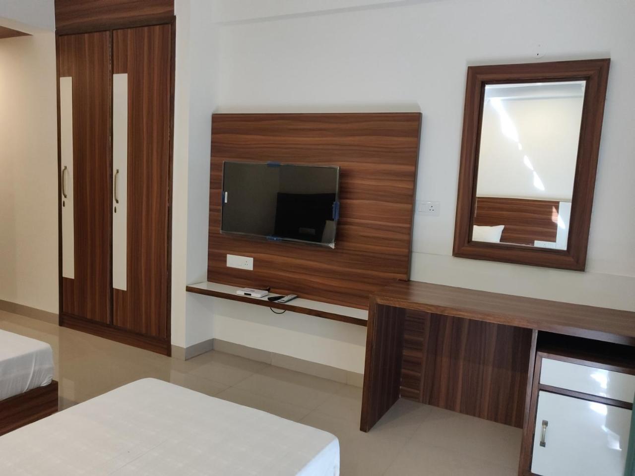 Pride Home Nayagaon Exterior foto